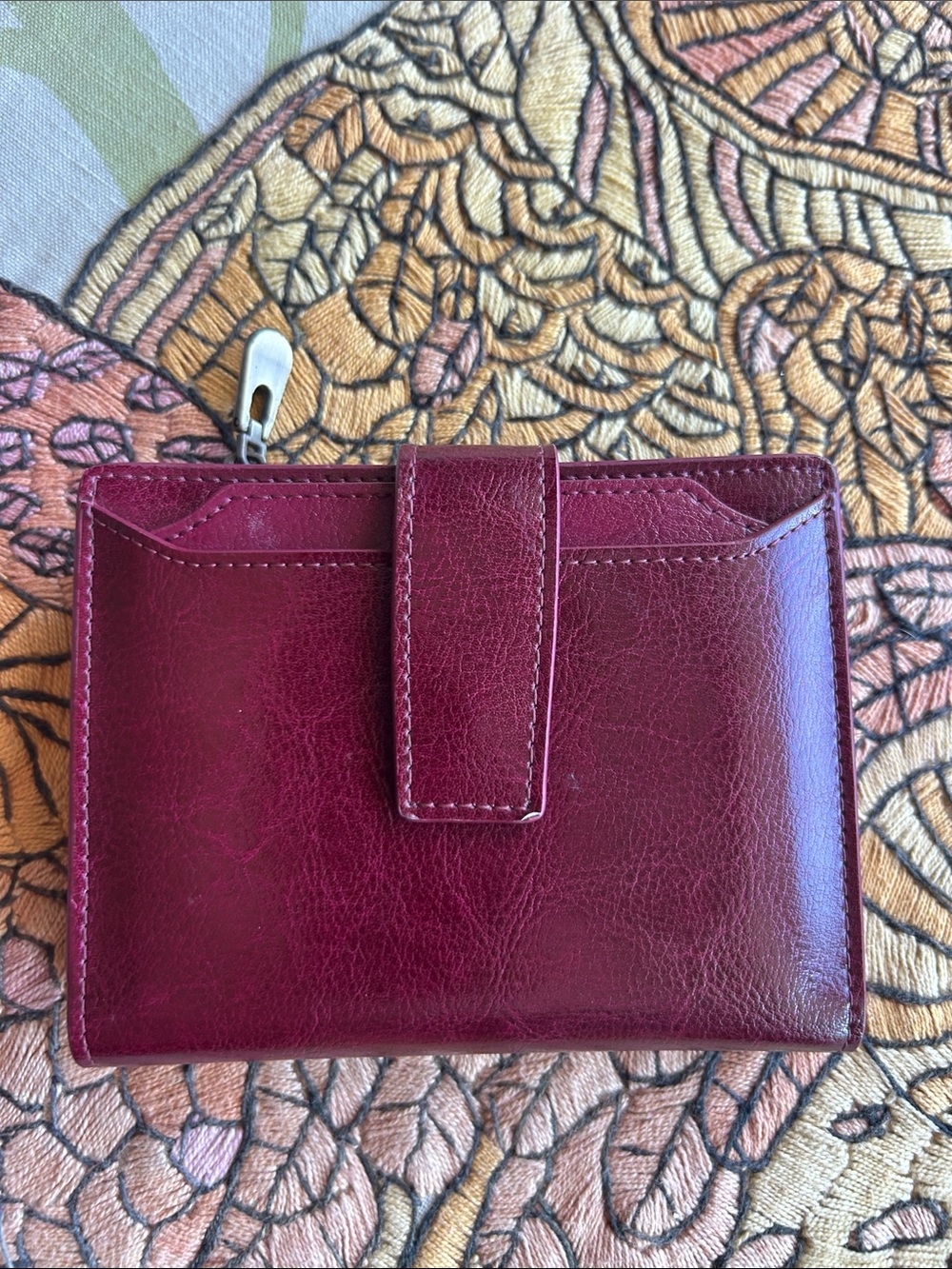 Bveyzi Small Red Wine Leather Wallet for Women with RFID Blocking